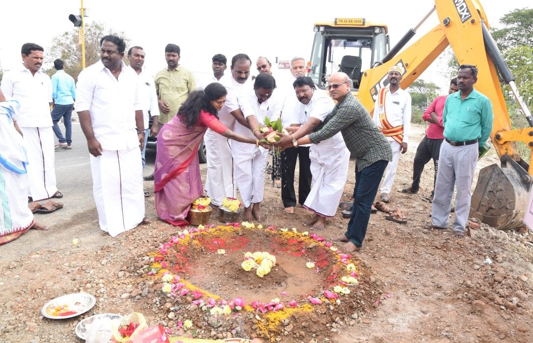 முதல்வரின் சாலைகள் மேம்பாட்டுத் திட்டத்தில் கீழ்  ரூ.37 கோடியில்  4 வழிச்சாலை பணிகள் எம்.எல்.ஏ., பிரபாகரன் தொடங்கி வைத்தார்!