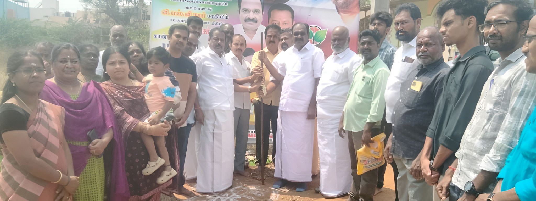 கிணத்துக்கடவு தொகுதியில்  ரூ.35 லட்சத்தில் வளர்ச்சிப் பணிகளுக்கான பூமிபூஜை! எம்.எல்.ஏ., தாமோதரன் துவங்கி வைத்தார்