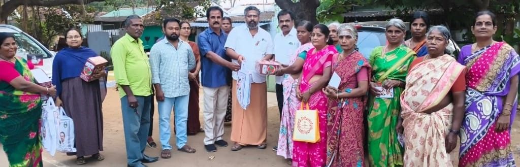பச்சாபாளையத்தில் அ.தி.மு.க., சார்பில் பொதுமக்களுக்கு நலத்திட்ட உதவிகள் வழங்கல்!