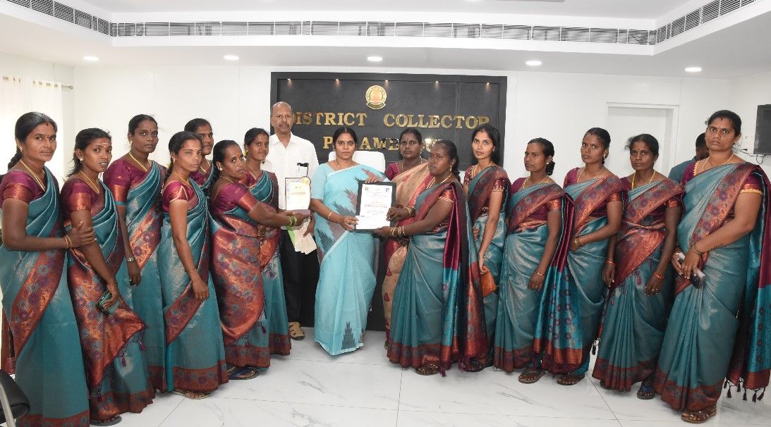 சுய உதவிக்குழுக்கள், ஊராட்சி அளவிலான கூட்டமைப்பு மற்றும் பகுதி அளவிலான கூட்டமைப்புகளுக்கு மணிமேகலை விருது