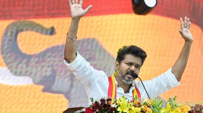 கரூர் நெரிசல் விவகாரத்தில் 3-வது முறையாக சம்மன் தேர்தல் பணி கா ரணமாக 15 நாள் அவகாசம் கேட்டு சிபிஐக்கு விஜய் கடிதம்