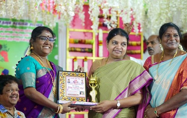 தூத்துக்குடியில் உலக மகளிர் தின விழா:  அமைச்சர் கீதா ஜீவன் விருது வழங்கினார்