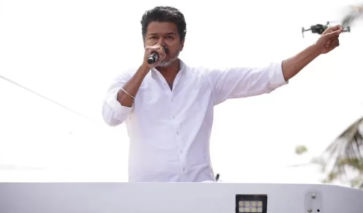 விஜய் எவ்வளவு சொல்லியும் கேட்காத பெண்கள்