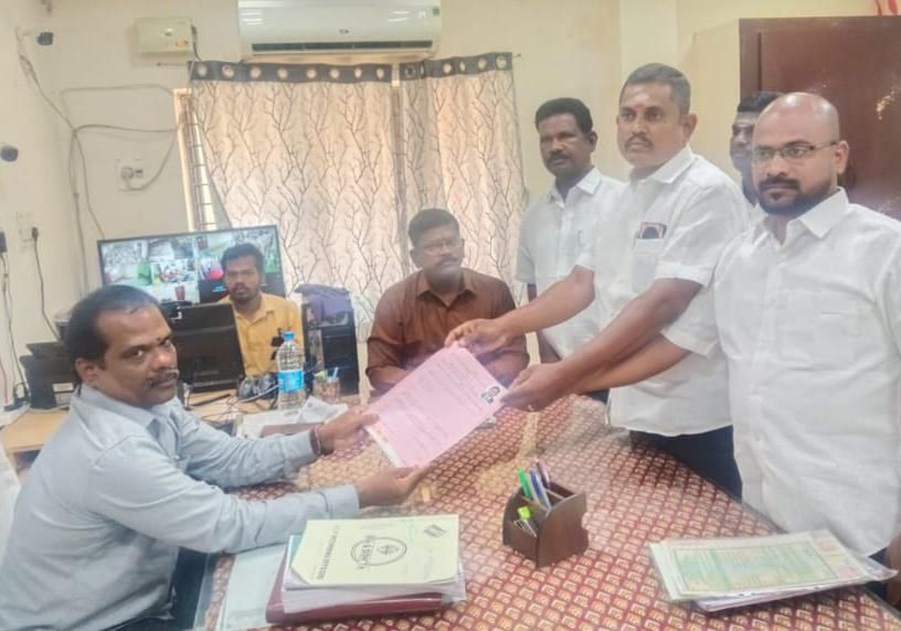 கடையநல்லூர் சட்டமன்றத் தொகுதிக்கு வே.பார்த்திபன் வேட்புமனு தாக்கல்