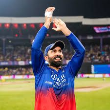 தினேஷ் கார்த்திக் உடன் பணிபுரிவது என் அதிர்ஷ்டம் - டிம் டேவிட்