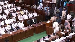 ஆளுங்கட்சி வரிசையில் தவெக, காங்கிரஸ், இடதுசாரிகள், விசிக