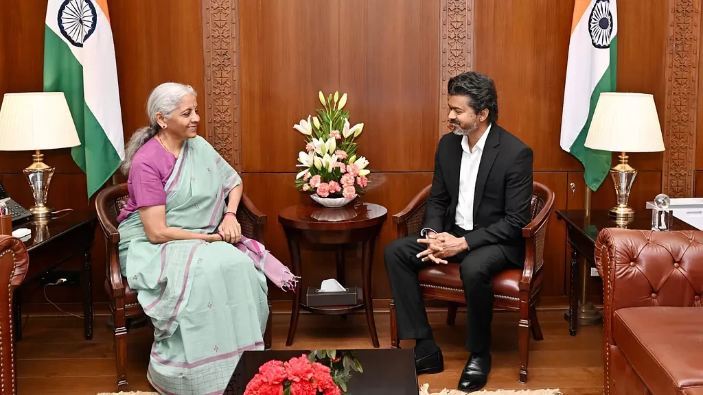 ஓசூர், கோவை, மதுரை மெட்ரோ திட்டங்களுக்கு நிதி ஒதுக்குக: நிர்மலா சீதாராமனிடம் விஜய் வேண்டுகோள்