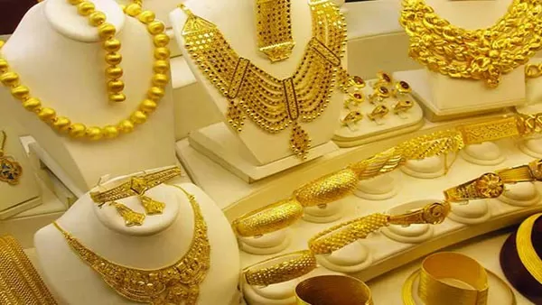 தங்கம் விலை பவுனுக்கு ரூ.1,680 குறைவு; வெள்ளியும் சரிந்தது