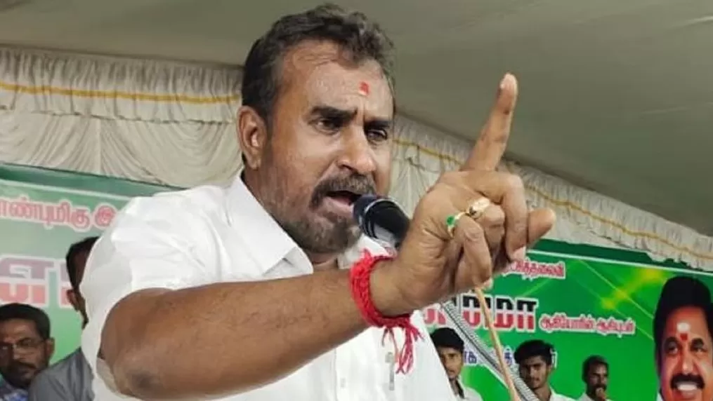 “என்னை நம்பி வந்தோருக்கு பதவி இல்லை;  எனக்கும் பொறுப்பு வேண்டாம்” - வேலுமணி மீண்டும் போர்க்கொடி