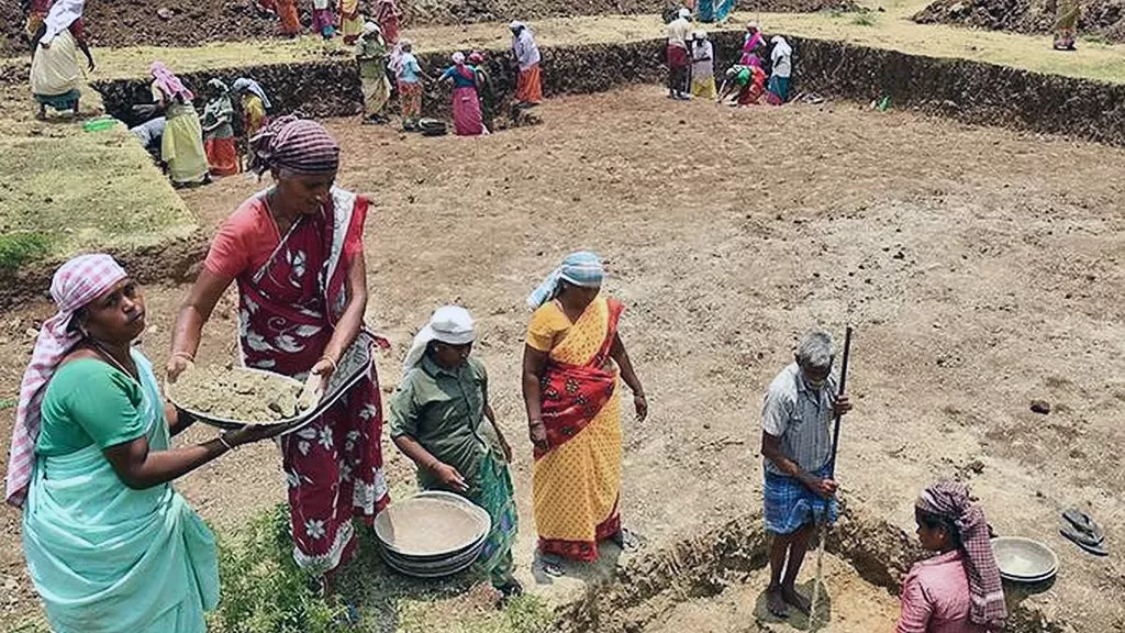 அமலுக்கு வந்தது 125 நாள் கிராமப்புற வேலைவாய்ப்பு உறுதித் திட்டம்: சிவராஜ் சிங் சவுகான் நெகிழ்ச்சி