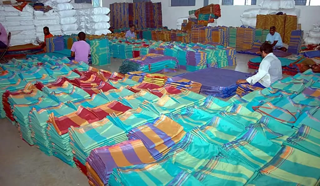 பொங்கல் பண்டிகைக்கு புதிய தரத்தில் இலவச வேட்டி, சேலை: முதல்கட்டமாக ரூ.300 கோடி ஒதுக்கீடு