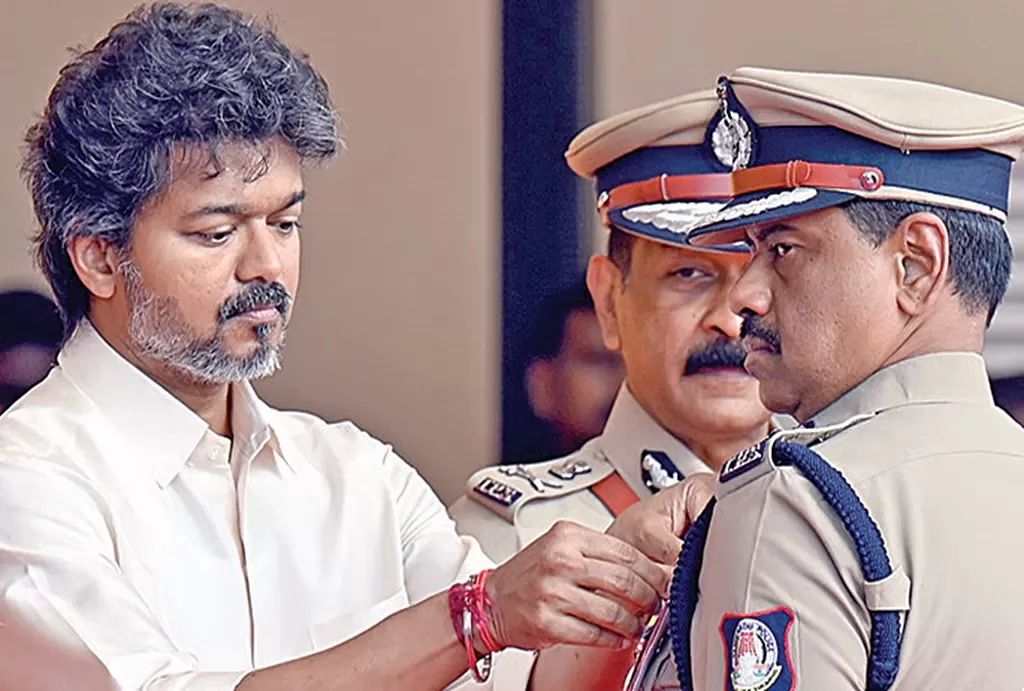 முதல்வர் பதக்கம் வழங்கும் விழாவில் போலீஸ் குடும்பத்தினர் மகிழ்ச்சி