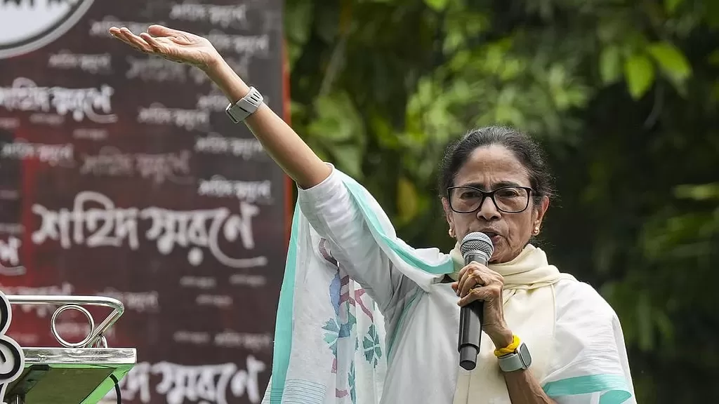 “எனது மண்டை உடைந்திருக்கும்” - தனது கார் மீதான தாக்குதல் குறித்து மம்தா அதிர்ச்சி