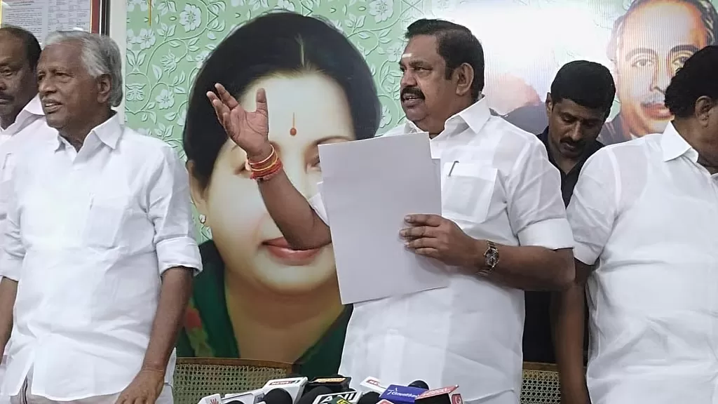 இடைத்தேர்தல் பிரச்சாரக் குழு: அதிருப்தி அணிக்கு இடமில்லை
