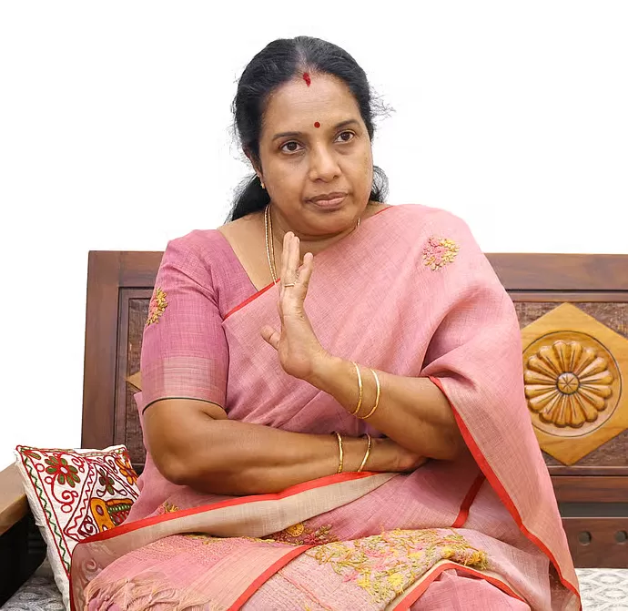 பட்டினப்பாக்கத்தில் தலைமை செயலகம்  - மீனவர்களின் வாழ்வாதாரம் அழிந்து விடும்: வானதி சீனிவாசன்!