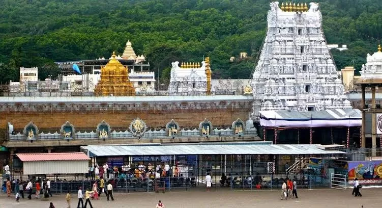 திருப்பதி கோயில் உண்டியல் காணிக்கை ரூ.29 கோடி; 33 லட்சம் லட்டு விற்பனை!